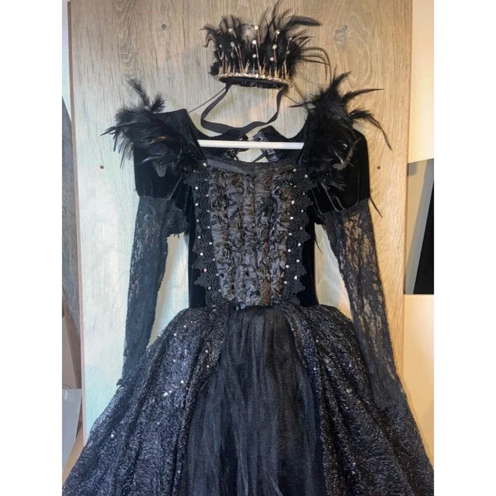 Girls Vampire Queen costume Large 10-12yrs